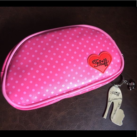 Fluff cosmetic bag & keychain set - Picture 3 of 6